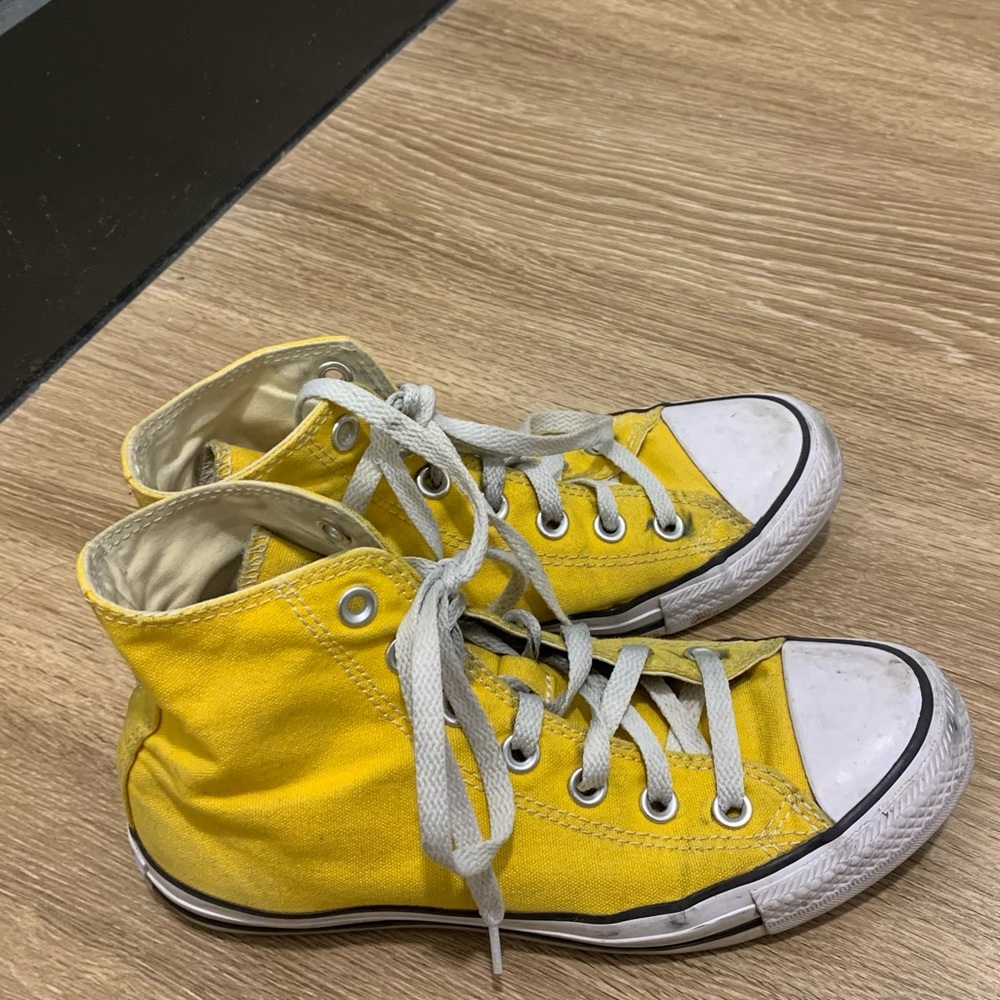 CONVERSE YELLOW HIGH TOPS